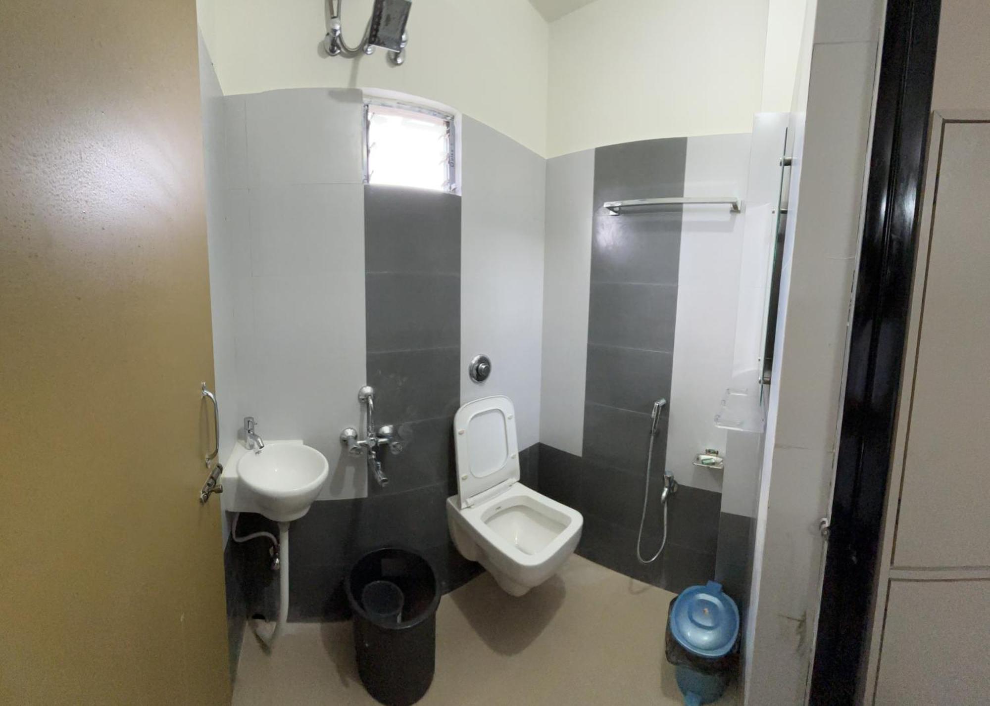 Ichhamati Hotel And Restaurant Hasnabad Bagian luar foto