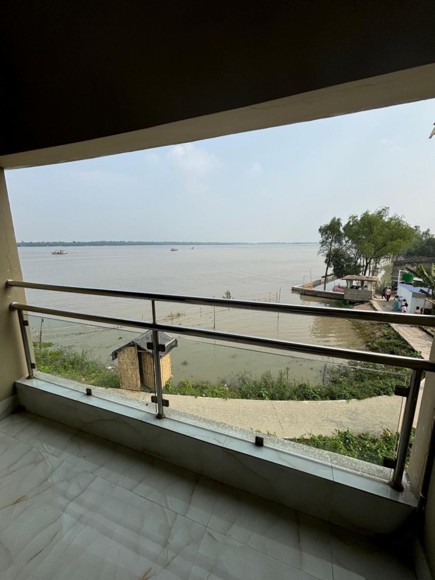 Ichhamati Hotel And Restaurant Hasnabad Bagian luar foto
